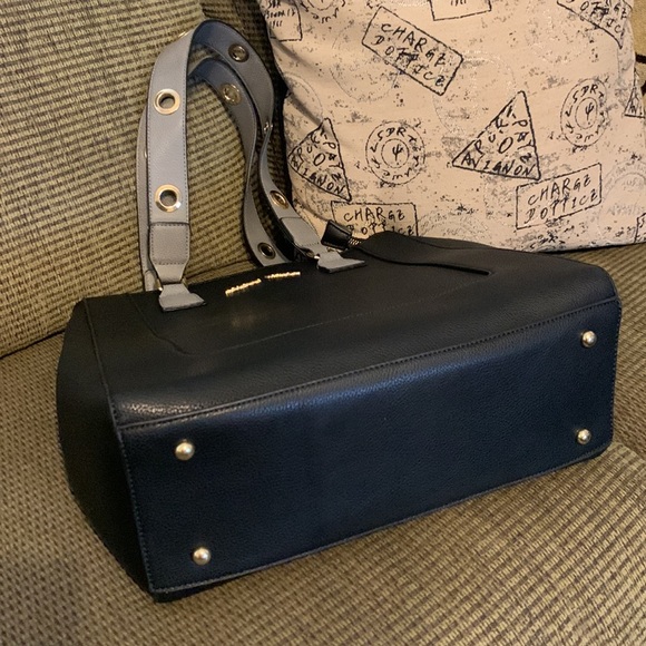 Adrienne Vittadini Bag - Picture 4 of 13